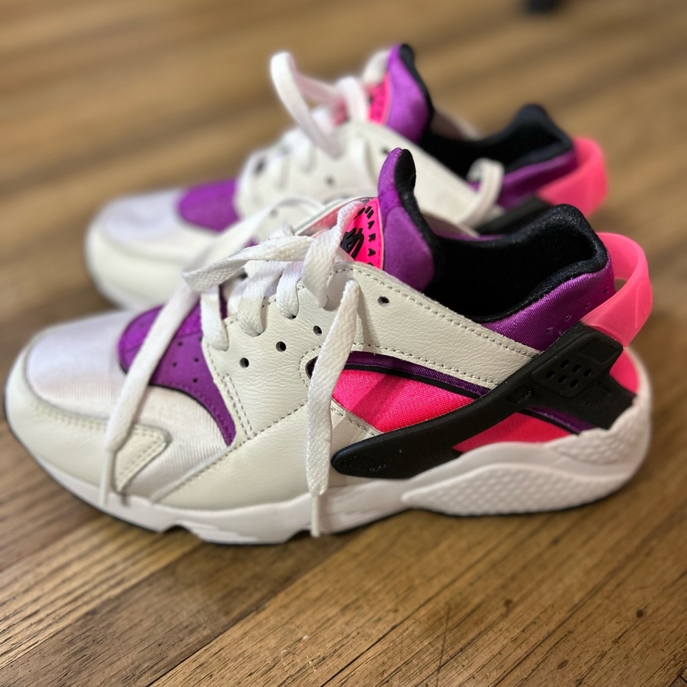 Nike Huraches women’s 6.5